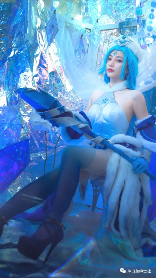 cos:王者荣耀王昭君 "寒梅落下之日之日,归去故里之时.