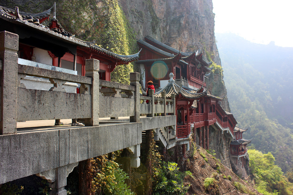 丽水千佛山,杭州大慈岩,佛是一座山,山是一尊佛_腾讯新闻