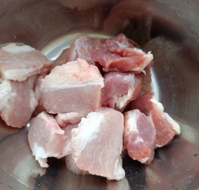 贵妃肉山药汤,汤鲜味美,可口美味