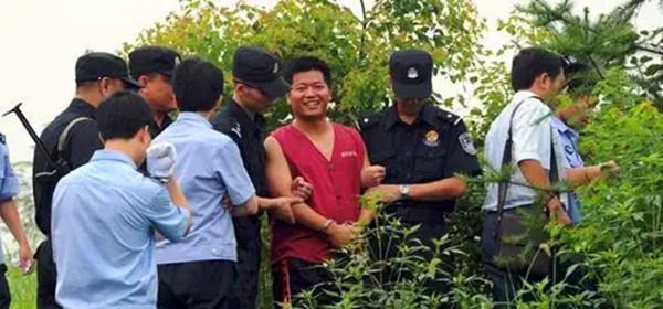 广东枪杀交警案 始末:微笑男杀人劫车,逃逸途中杀害两名交警