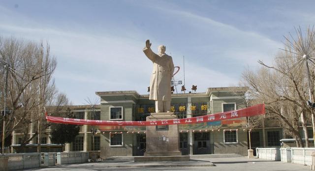 的404厂,是中国建设最早,体系最完整,规模最大,政企合一的核工业基地