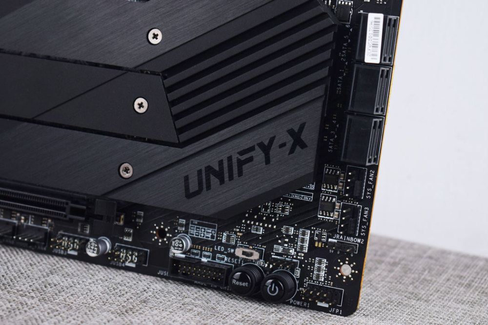 储存超频两不误msi微星b550unifyx暗影主板开箱试玩