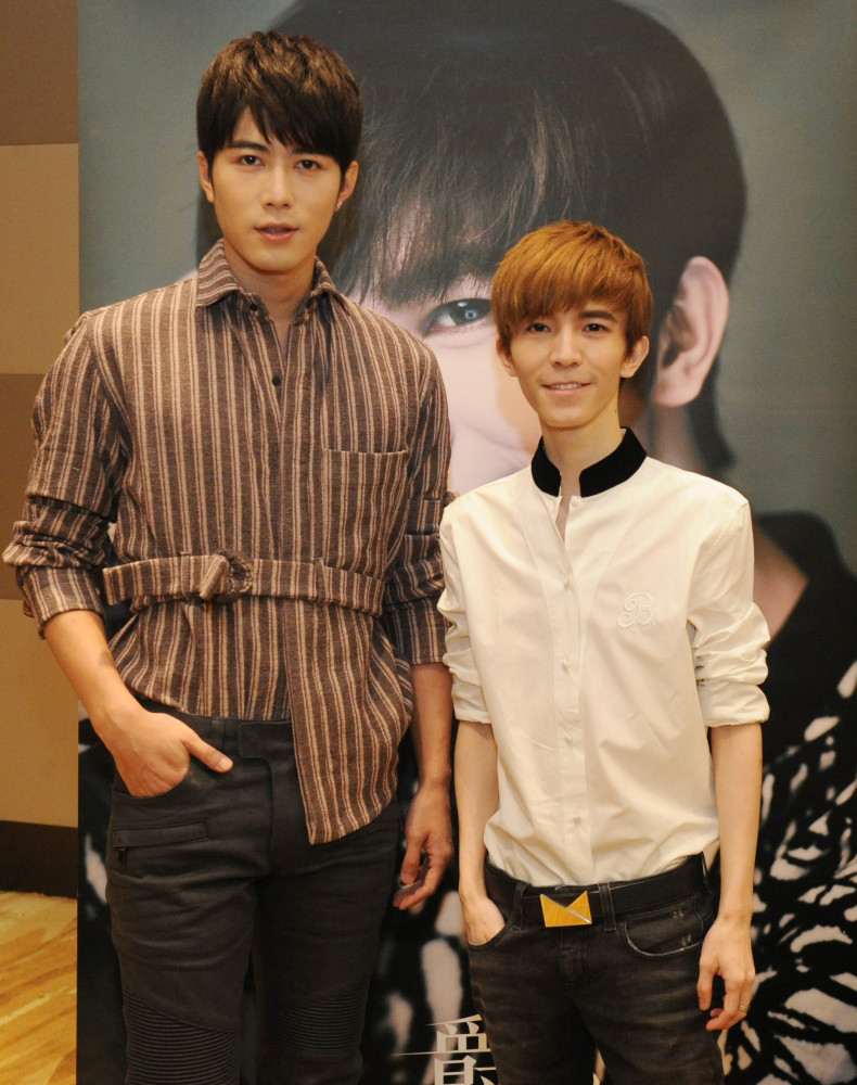 郭敬明罕见晒出运动照举铁之后脖子变粗风格大变惨被网友吐槽