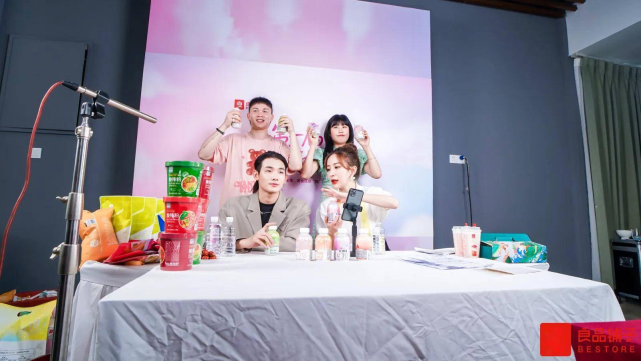 年轻人为多余卡路里举行“躺送会” ，良品铺子夏季代餐新品受热捧