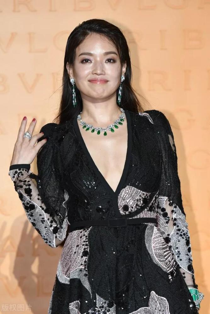 一线女星排行榜_娱乐圈中最励志粉丝,为了接近偶像,成功出道成为一线女明星