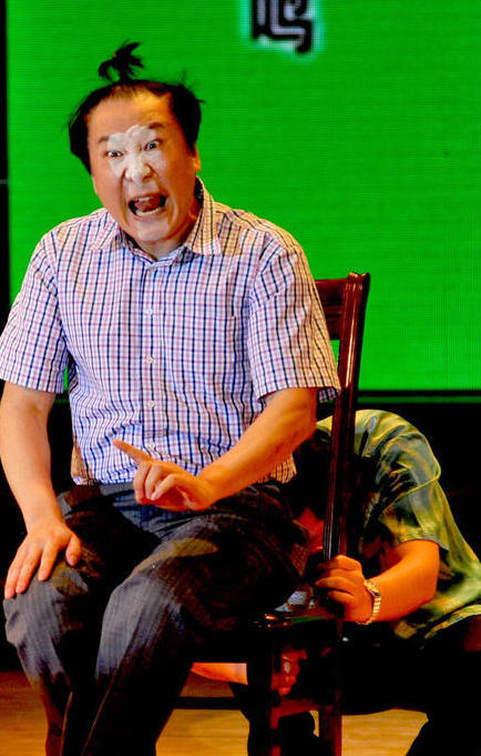 03那时候赵卫国已经评上了国家一级演员,与伙伴李道南也长期合作,如果