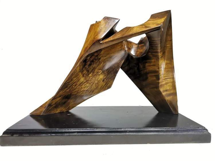 化普通为神奇技博馆已收藏木雕大师抽象木雕代表作