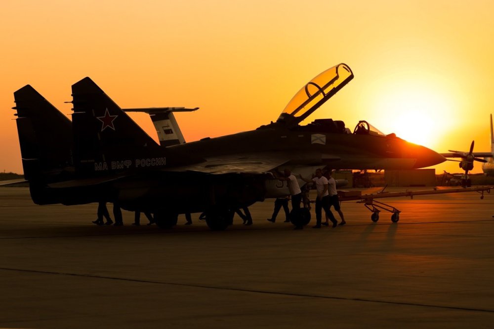 孤独海燕!俄舰载机部队失去航母,只能窝在陆上,战斗力萎缩严重