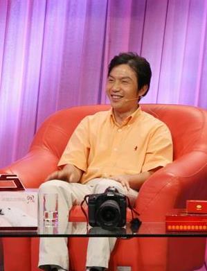 罗昊秘恋周扬青看看他爸罗红的奋斗史才是真精彩