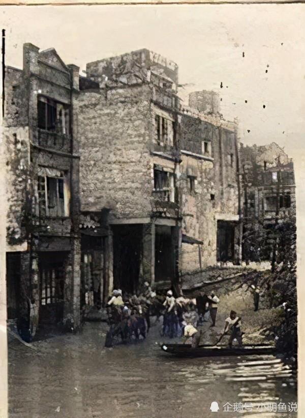 老南宁:老照片带你重温1913年,人们洪水中在繁华街道上撑船走?