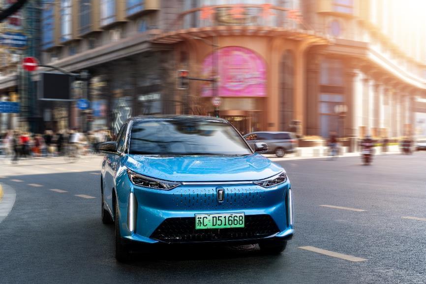 一城e彩一汽奔腾e01超长评测