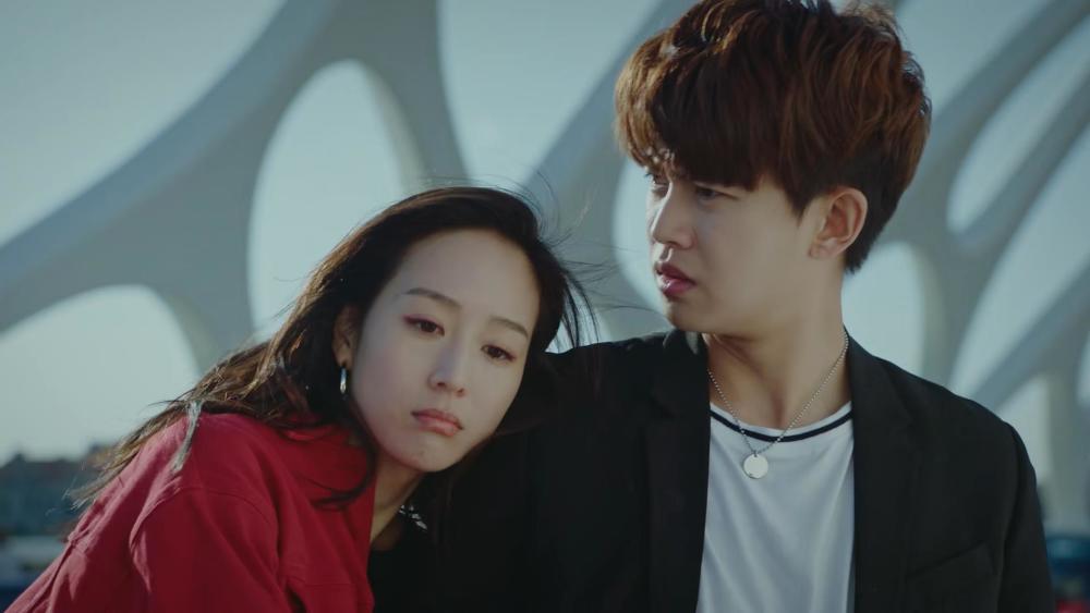 《不说再见》播八集见质量,男主耍帅,女主聒噪,相遇情节太巧合