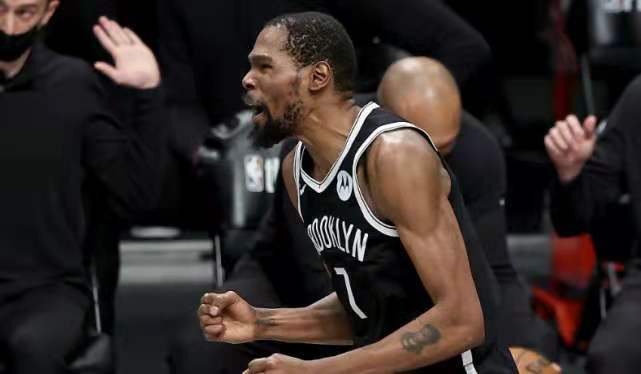 德克·诺维斯基 职业生涯只有自己走，从没有被摆过上货架，NBA历史仅6人够格
