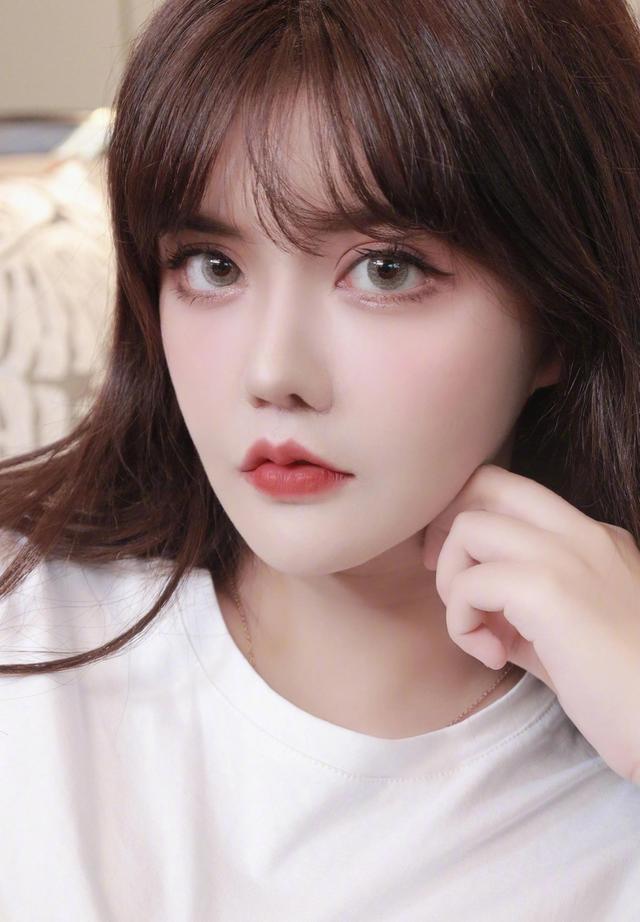 韩安冉让女儿读75万学费幼儿园有啥坏心眼希望她比我文化罢了