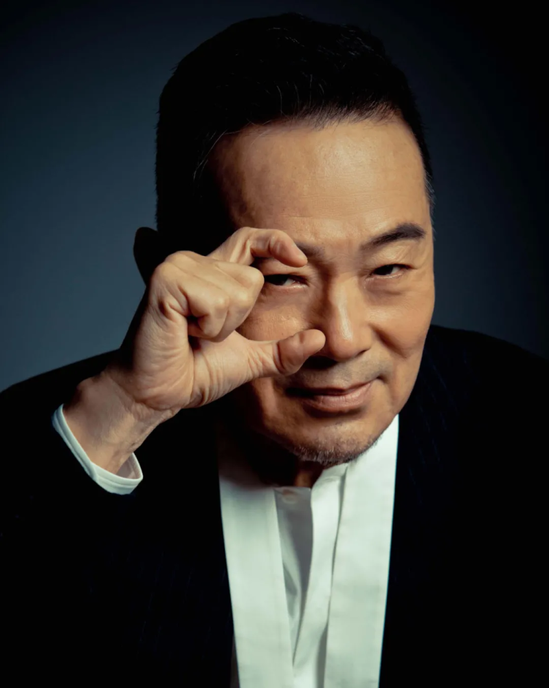 张晨光被吐槽"晚节不保",老戏骨搞直播带货就是不务正业?