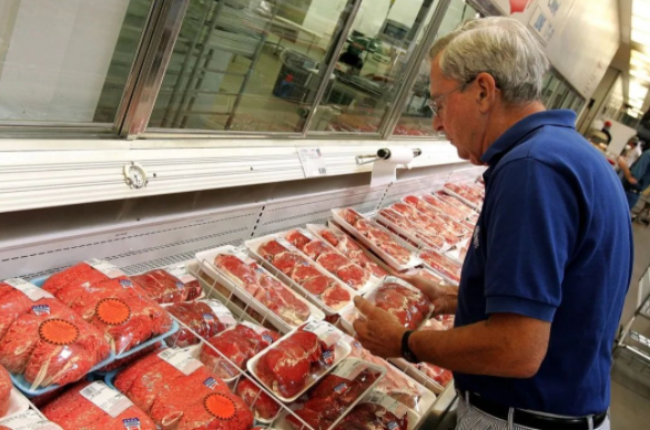 美国人尽情吃肉,中国人就不能吃?西方"驰名双标"该消停了
