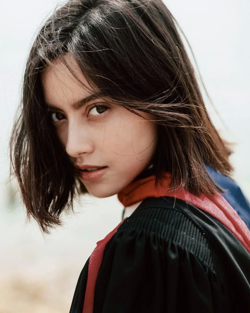 《禁忌女孩》里的尤里原来这么帅!