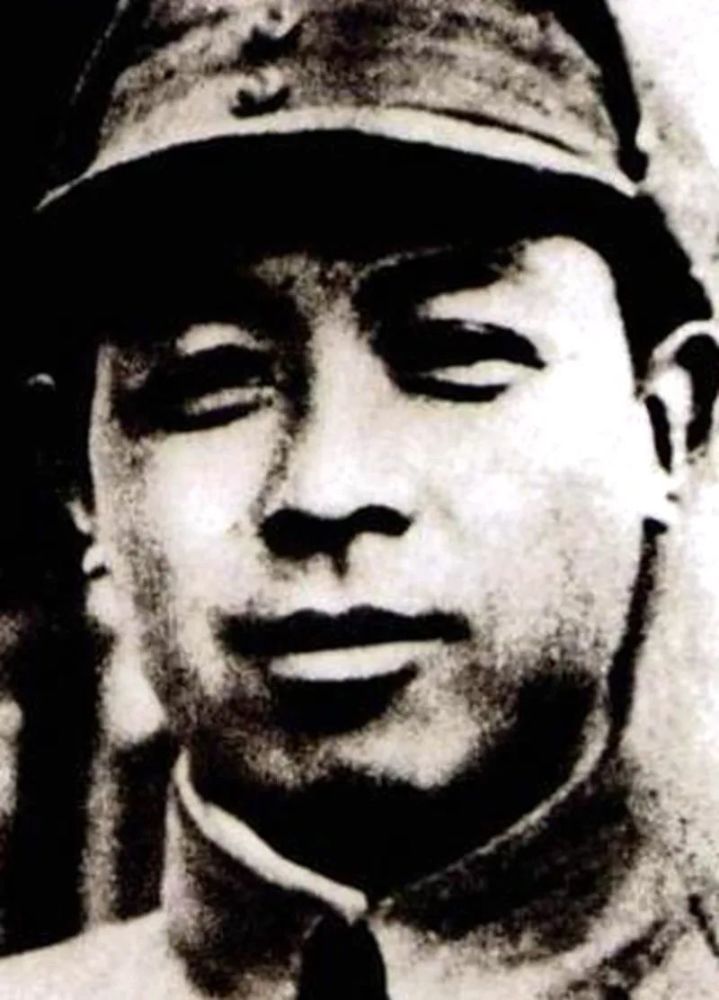 1955年授衔时,刘少卿被授予少将军衔,成为开国少将.