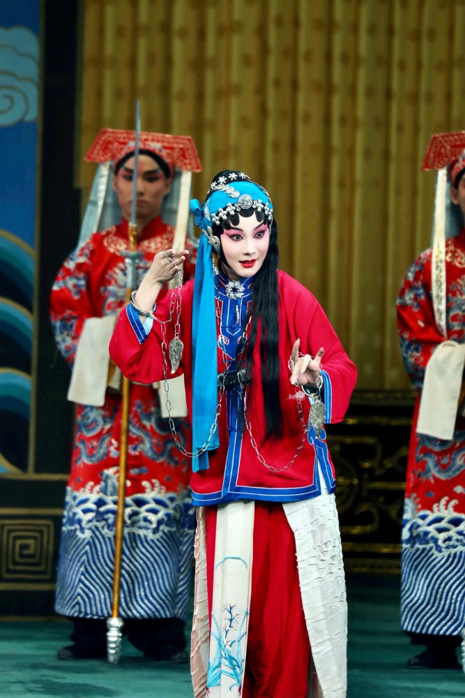 慧心美质——观尚派新秀周美慧《玉堂春》有感_腾讯新闻