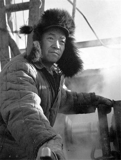 铁人王进喜照片泄露了啥为何日本人从这张照片能够牟利千万