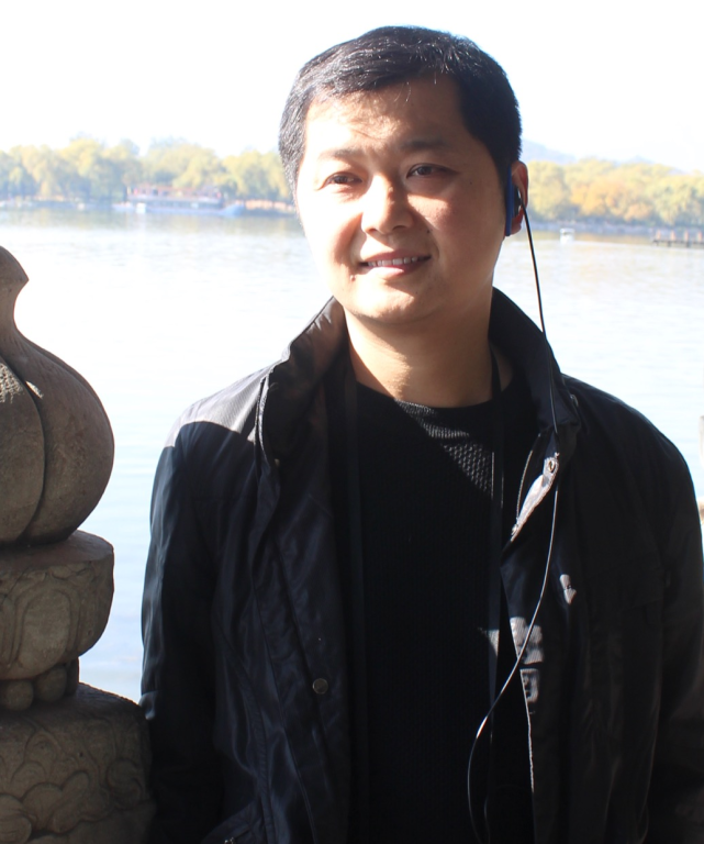 陈稳是谁?我县唯一中国美术家协会会员,湘阴一中美术教师.