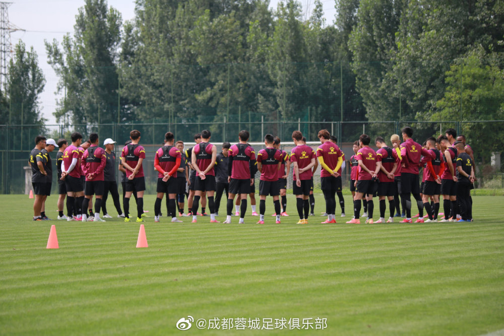 中甲 张一诺换发型，李建滨现身，成都蓉城开始训练备战中甲第二阶段