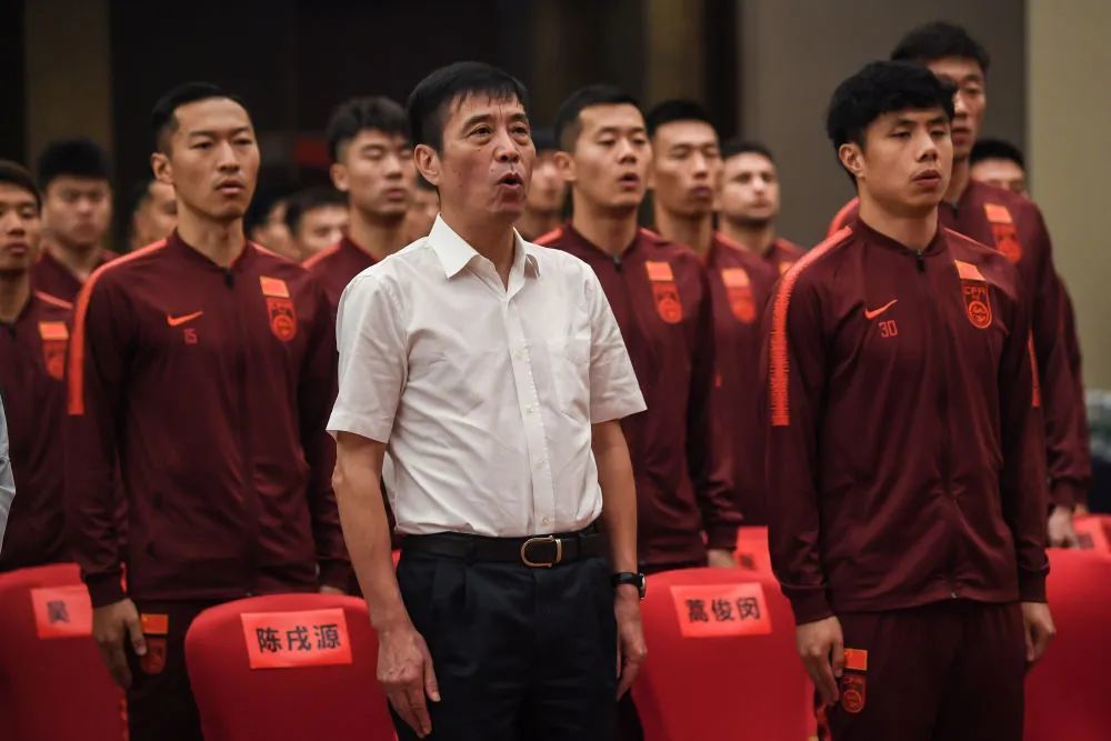 中超 为国足让路！中超可能压缩到15轮，我们为什么要豪赌世界杯