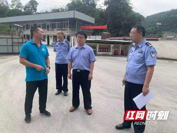 吉首公安排查整治安全隐患筑牢安全生产防线