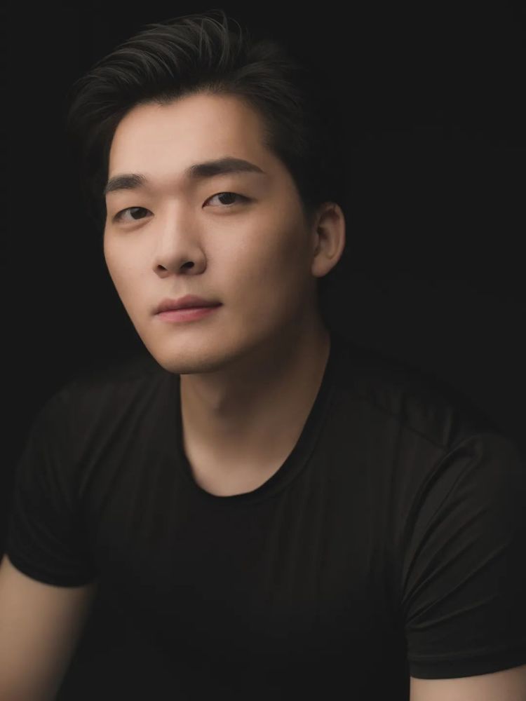 饰 文嫂,老鸨马青利 饰 月仙,春宝娘,秦怡君李黎 饰 冯素秋张钟仪 饰