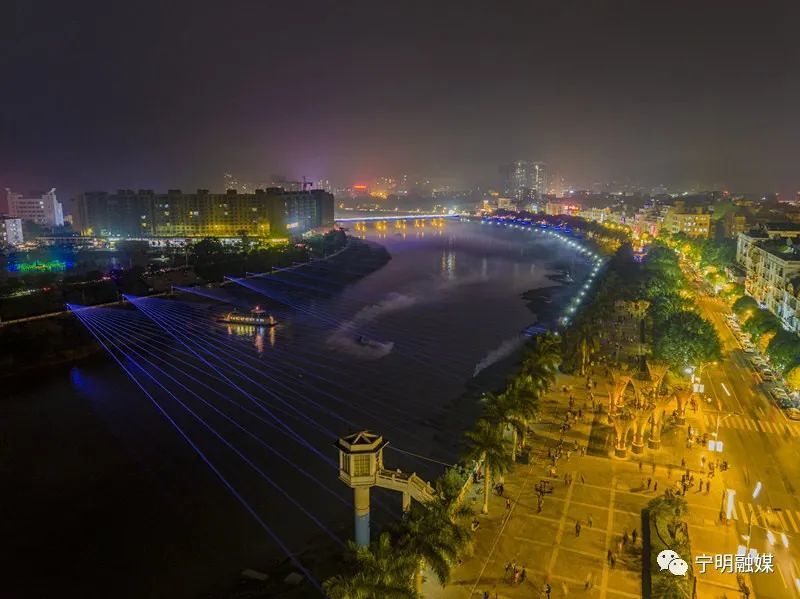 花山音画宁明如梦似幻江滨夜