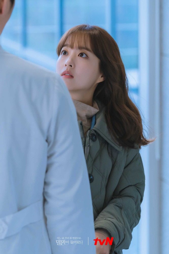 朴宝英新剧造型又火了逆龄妆容秒回18岁难怪31岁的她依旧少女