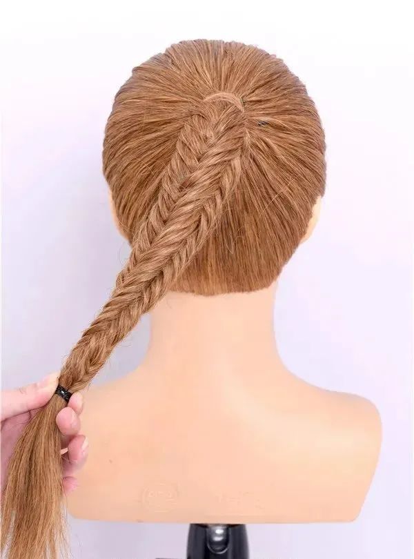 夏日必备—超减龄的高马尾鱼骨辫_腾讯新闻