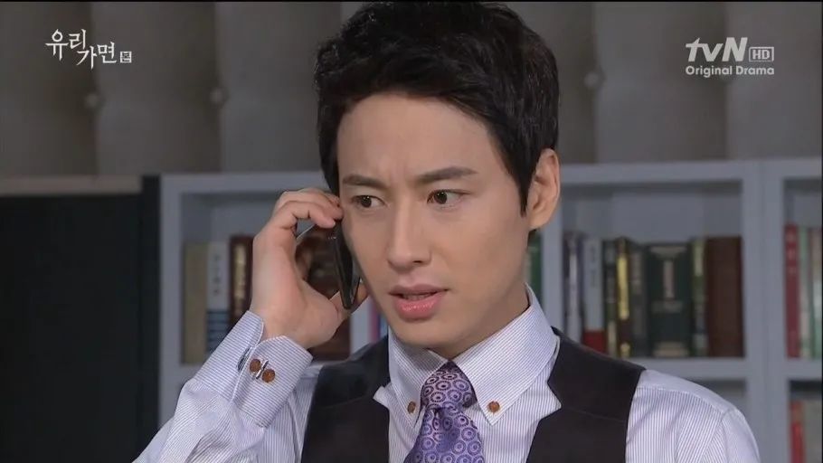 《最佳李顺心》中纯信工作的餐厅店长金永勋