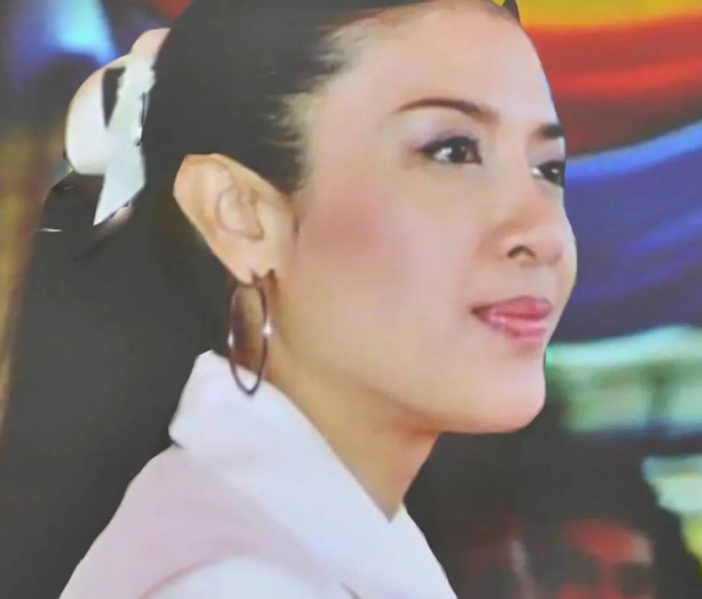 苏提达并非无情无义之人,诗妮娜的再次受宠,苏提达起