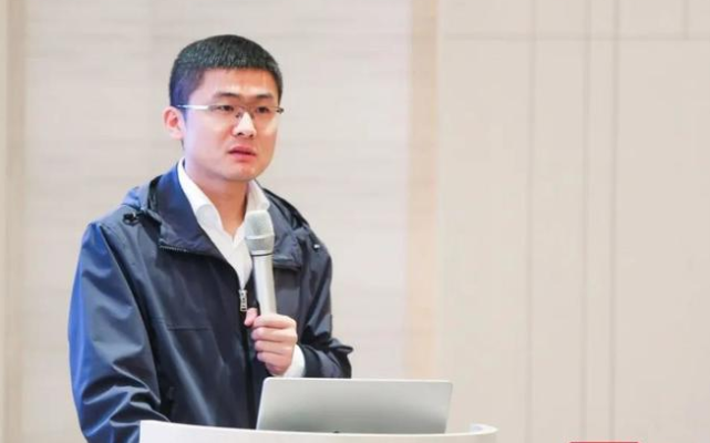 中梁少将李和栗或将离职内部人士称从公开报道中才知晓