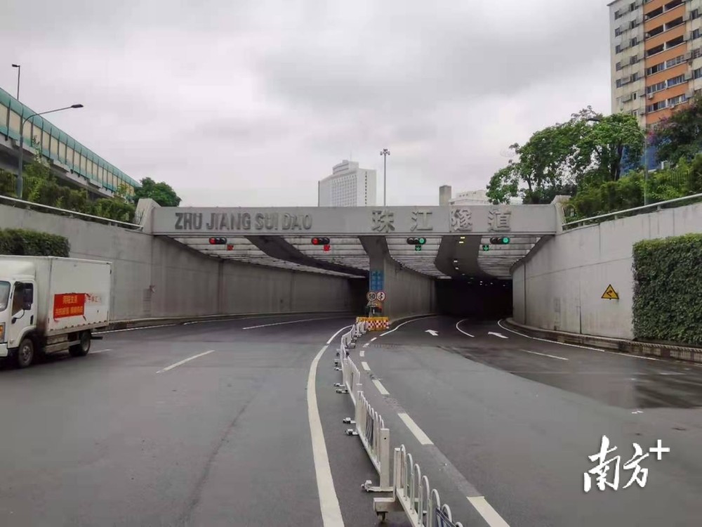 芳村封控期间,他们"扮靓"了珠江隧道_腾讯新闻