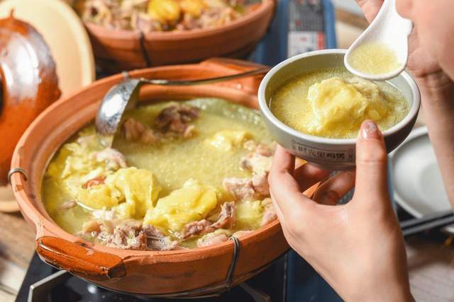 广东人有一种技能叫万物皆可煲汤连榴莲和蝎子都不放过