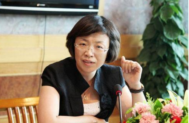 女市长杨晓波受贿案:私通31名官员,任职期间私生活混乱_腾讯新闻