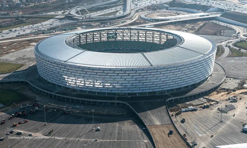 场塞维利亚奥林匹克球场是一个位于西班牙塞维利亚的多用途的体育场