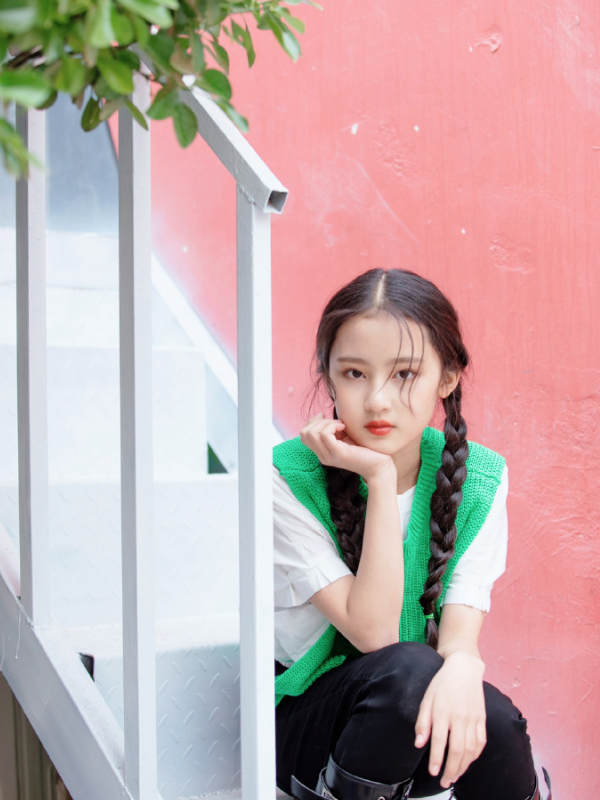 张婉儿当时给人的感觉是一个顽皮的小丫头,但是现在要气质有气质,要