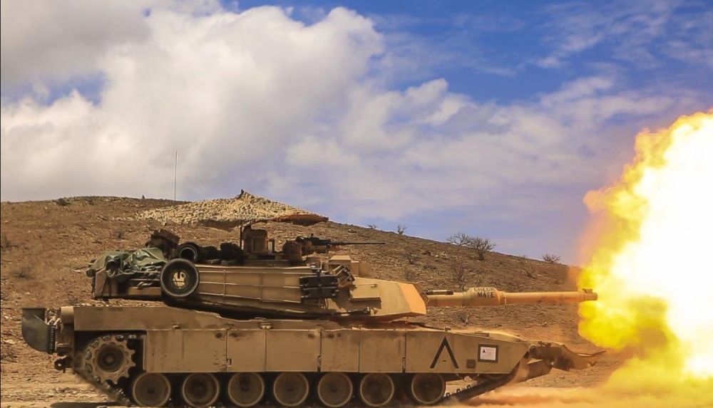 t72b3坦克装上遮阳棚既能庇荫挡雨又能防御美国标枪导弹