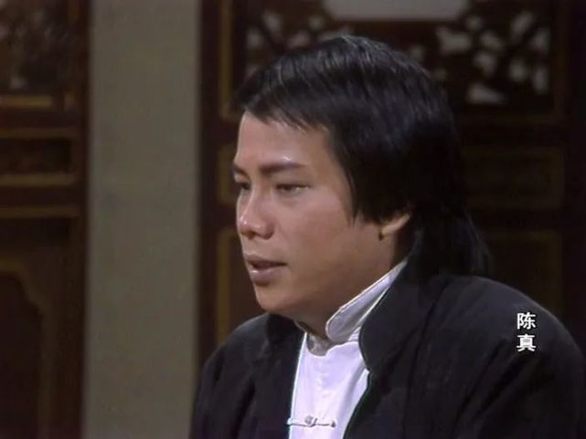 在1981年亚洲电视制作的电视剧《大侠霍元甲》中,梁小龙饰演陈真.