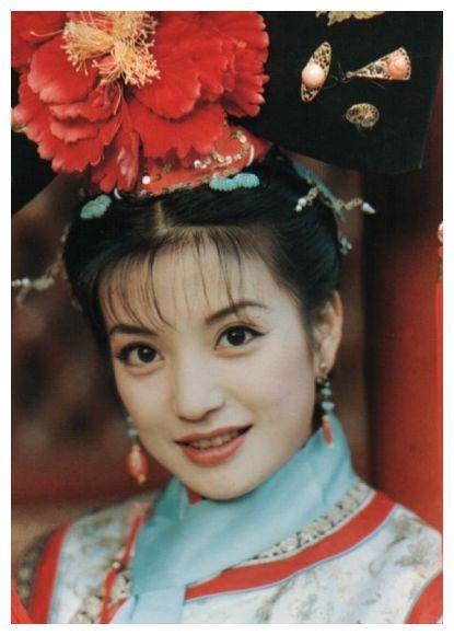 赵薇才是紫薇的原定人选,看到试妆照,网友:连容嬷嬷都下不去手