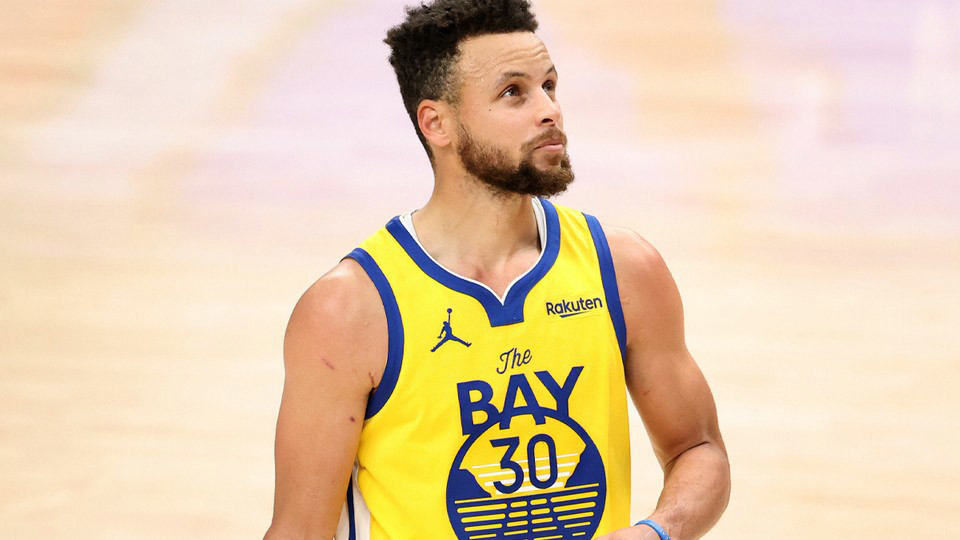 斯蒂芬-库里和勇士的2020-21赛季已经结束,但这并不意味着库里就不会