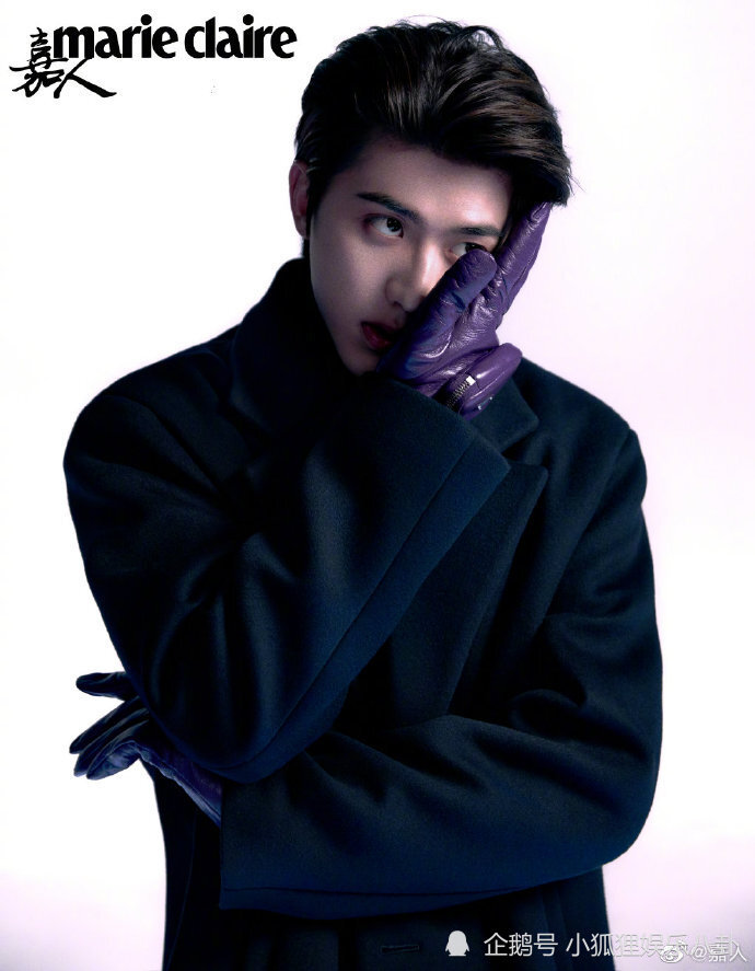 蔡徐坤紫色荧光大片登封 狂野魅惑