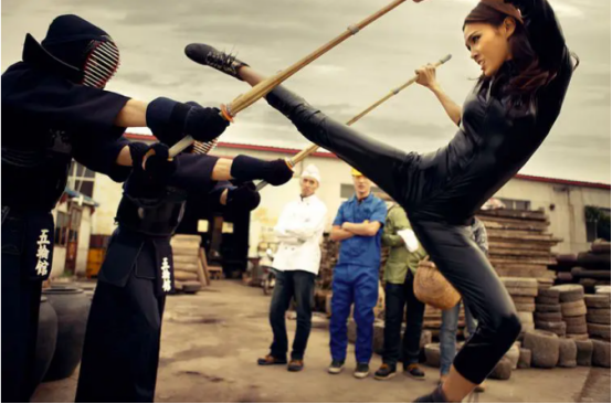 全国武打冠军因美貌被成龙看重吴京小师妹的坎坷演艺路