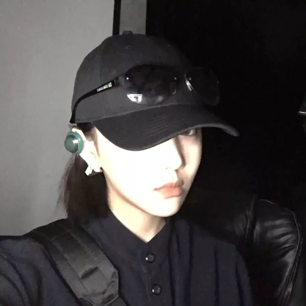 "海王姐姐不屑一顾的气质女头"