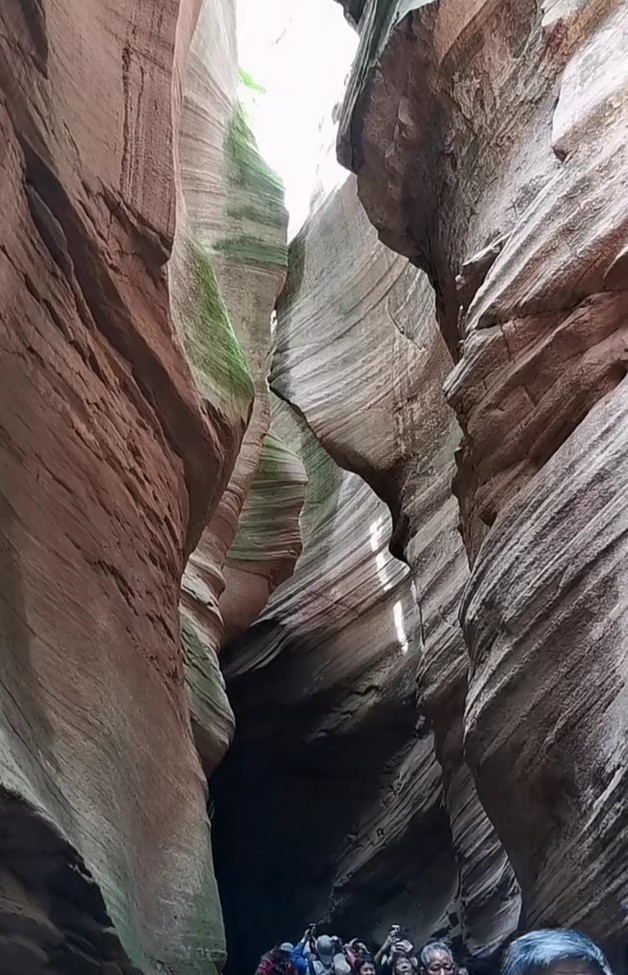 实拍形态万千的雨岔大峡谷风景,如此引人注目