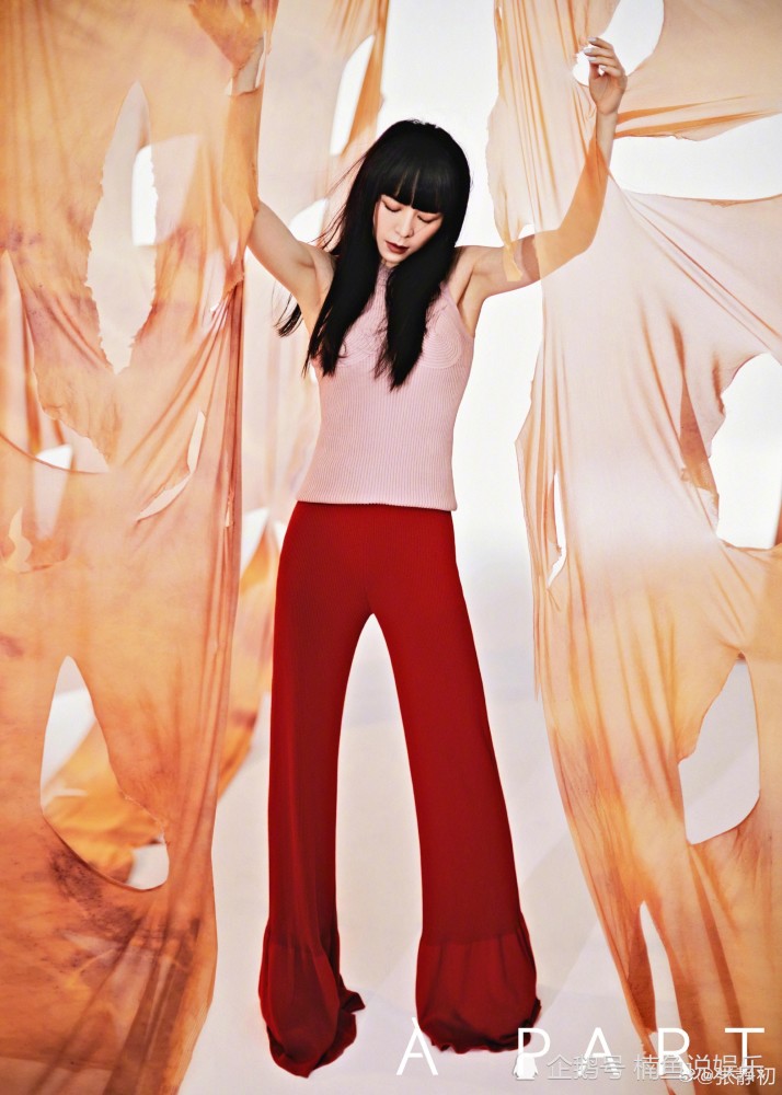 张静初女王写真曝光骨子里透出来的性感41岁怎么穿都美