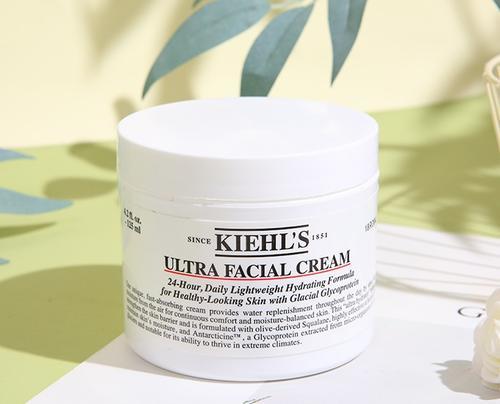 8,巴布剂面膜这是一种油与水分可高度亲和的树脂为基质做成的面膜,含